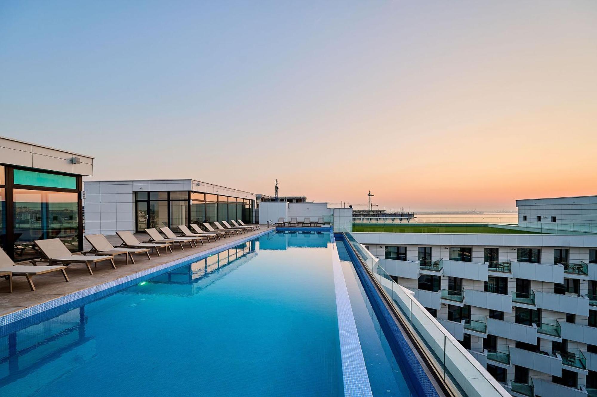 Soleil Anne Studio In Infinity Beach Resort - Parking 马马亚 外观 照片